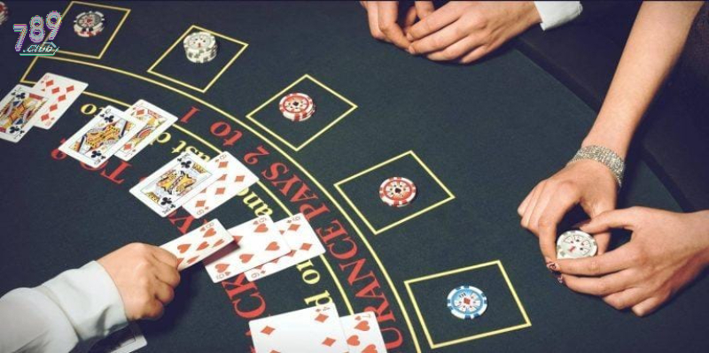 Sử dụng tín hiệu tay trong Blackjack như một chuyên nghiệp