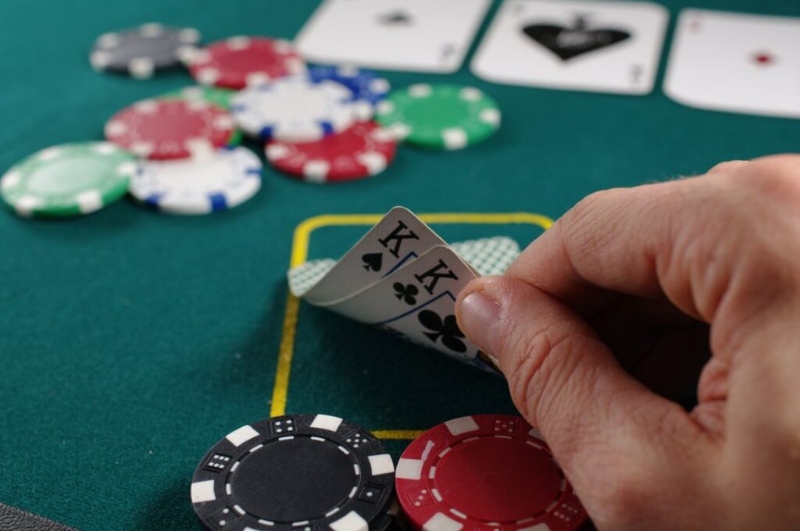 Thứ tự bài trong Poker với bộ bài gồm 3 lá